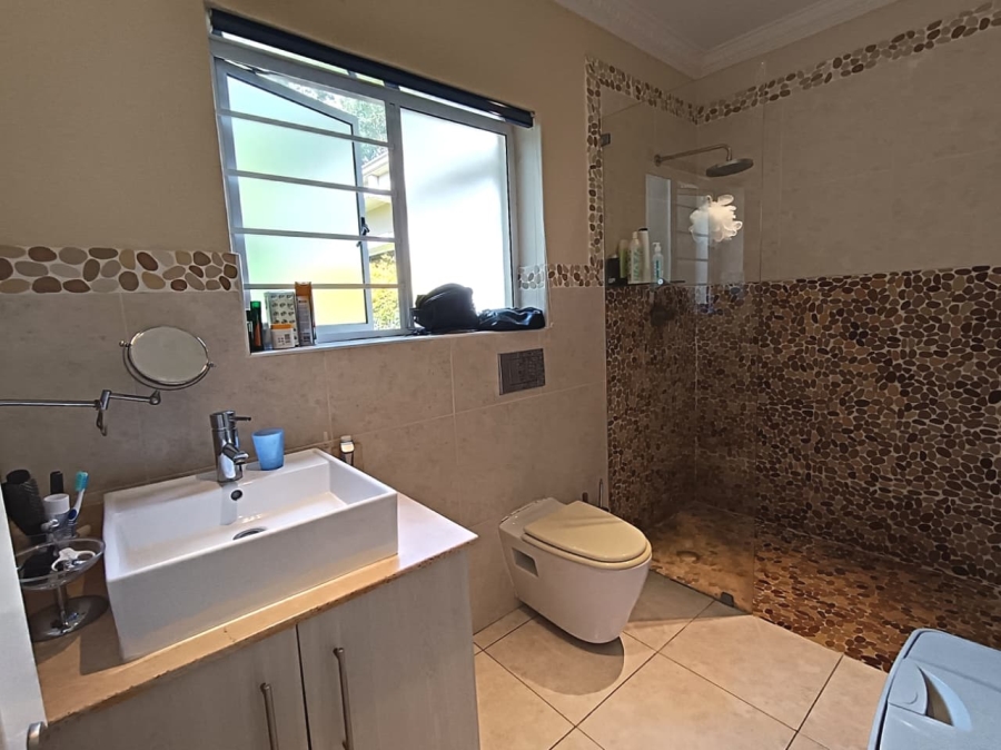 5 Bedroom Property for Sale in Lovemore Heights Estate Eastern Cape
